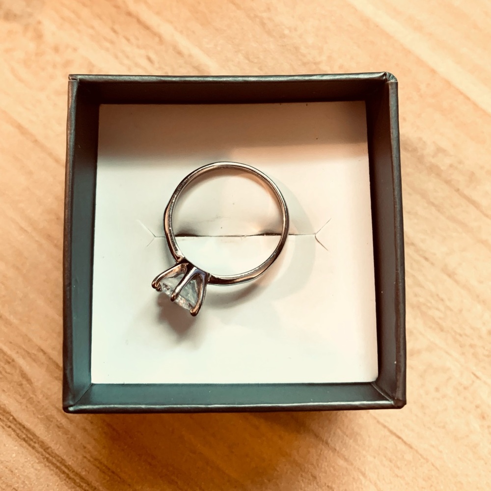 Simulated diamond ring - Picture 2 of 4